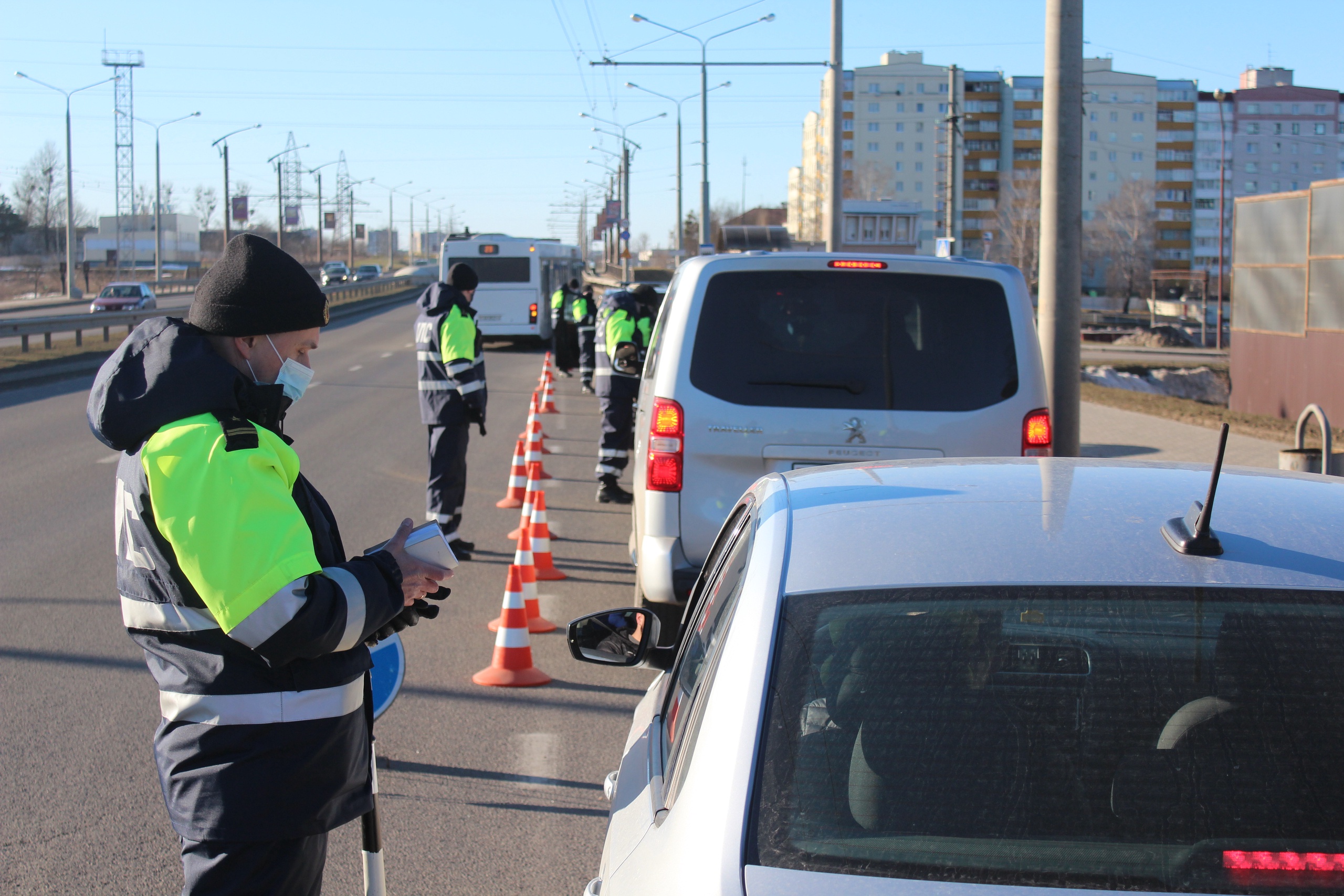 Новости гродно. Сотрудник ГАИ. Нарушение правил дорожного движения. Нетрезвый водитель. ГИБДД нарушитель.