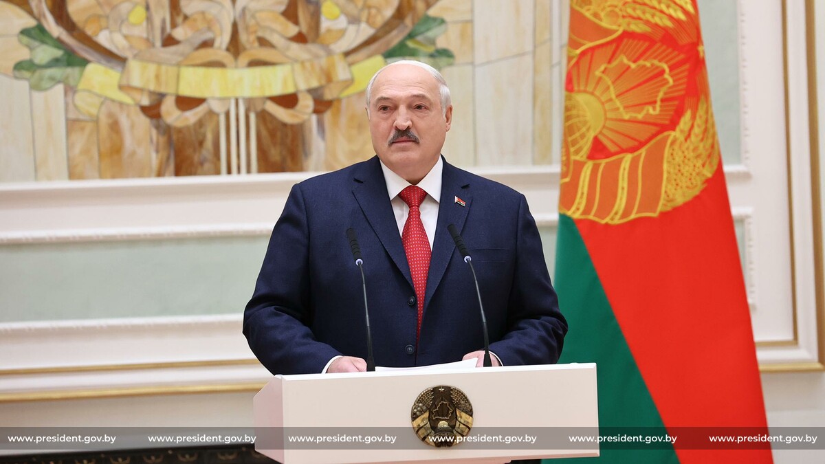 Лукашенко поздравил поляков