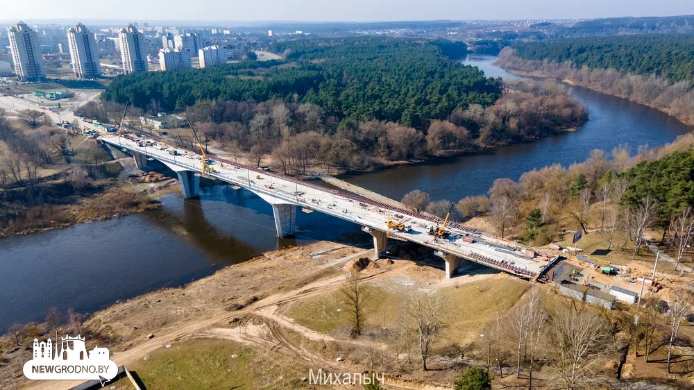 Смотрим на Новый мост в Гродно за месяц до открытия