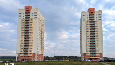В Гродно жители высотки на Кремко недовольны компаниями на общих балконах