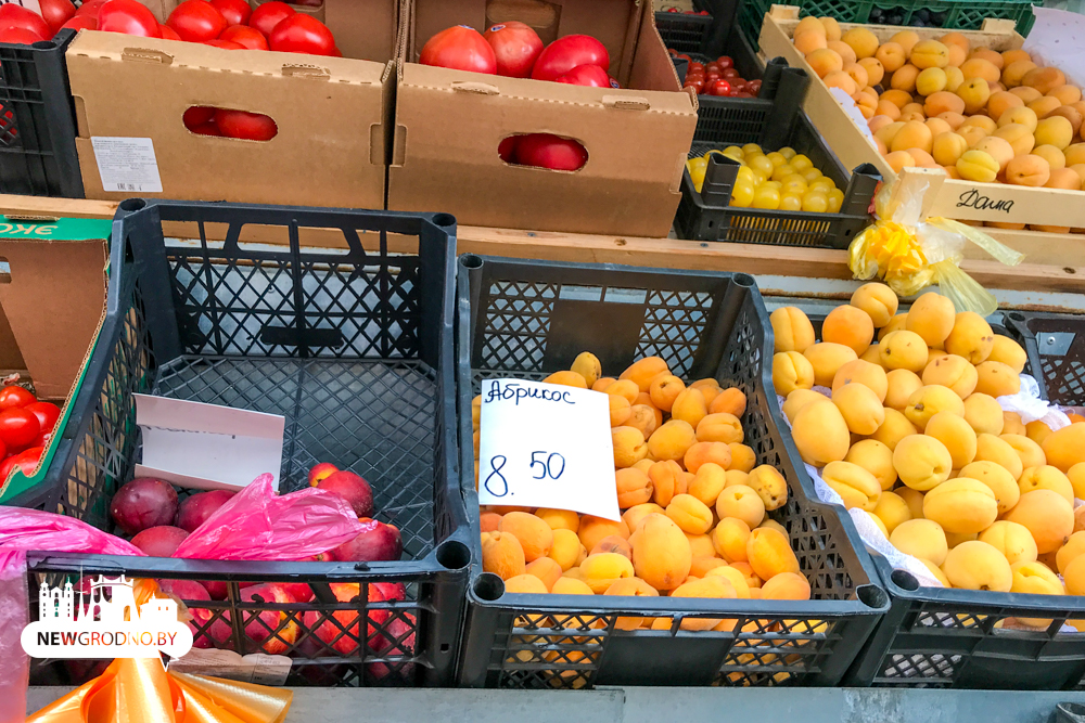 Изучаем цены на фрукты и овощи на рынках