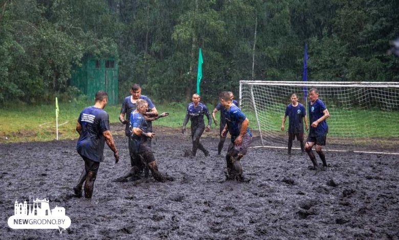 турнир по болотному футболу