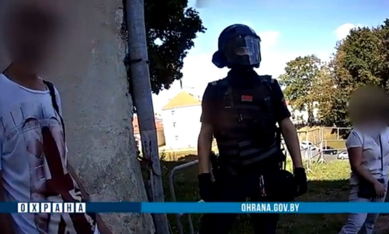 разбил стекло в Старом замке