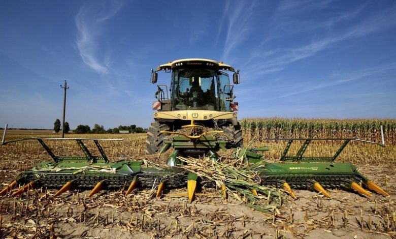 техника трудится