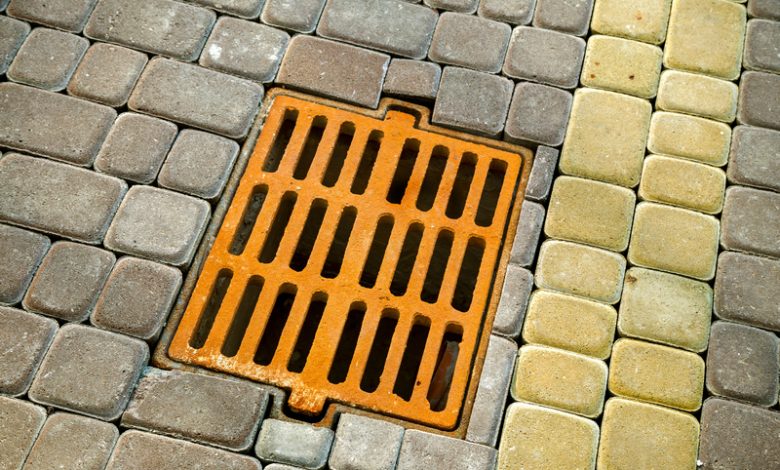 Ребенок на дороге провалился