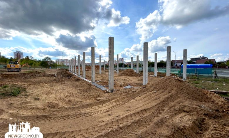 В Грандичах возводят новый ТЦ