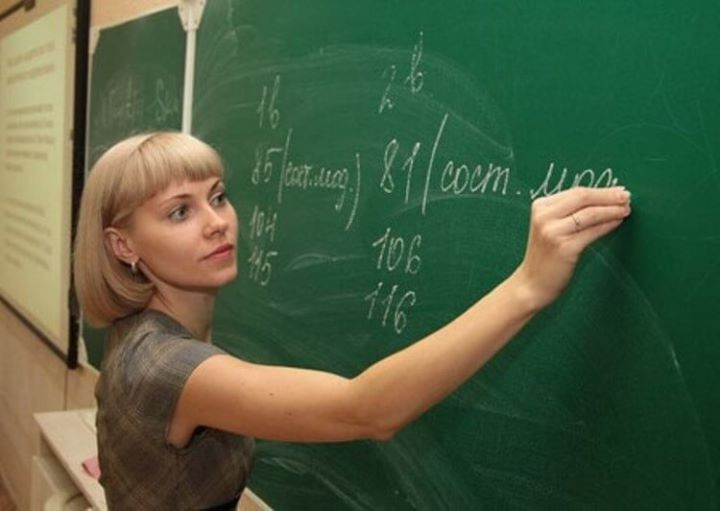 зарабатывают белорусские учителя