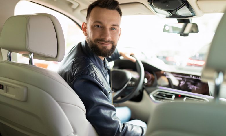 Таксист рассказал о частных конфликтах с пассажирами из-за ремней