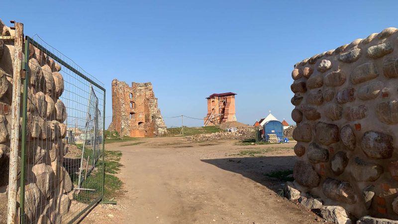 Восстановление главной башни Новогрудского замка