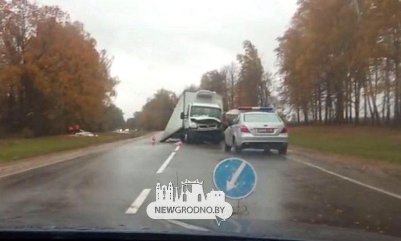 Под Лидой столкнулись фура