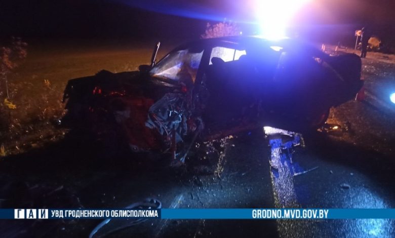 В лобовой аварии под Гродно погиб мужчина