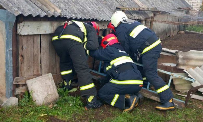 Под Островцом на мужчину рухнула стена