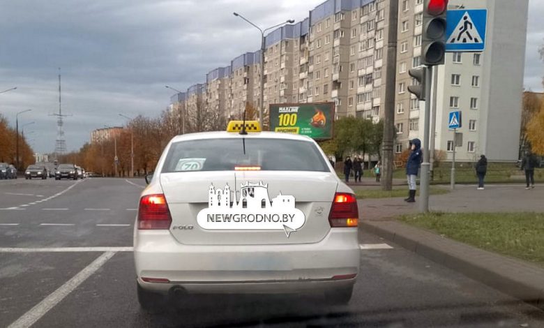 В Гродно пассажиры обратили внимание на знаки «70» на машинах такси