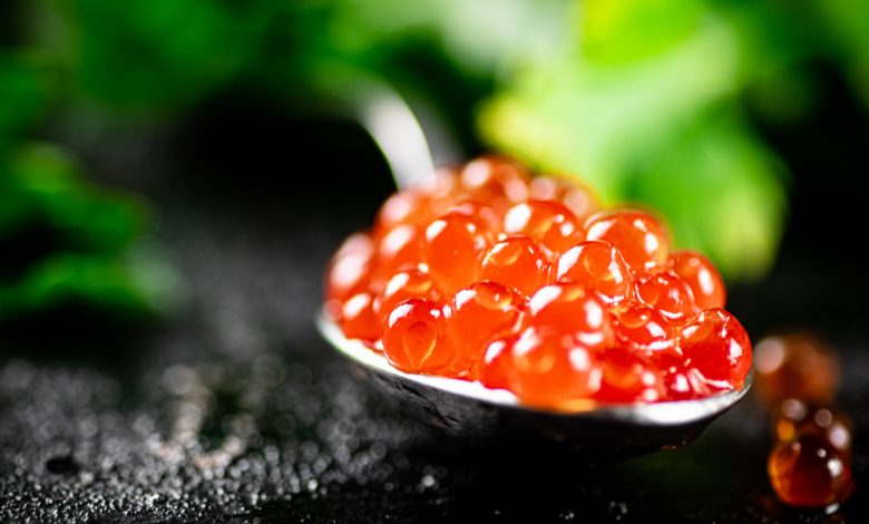 Цены на красную икру и горбушу должны пойти вниз
