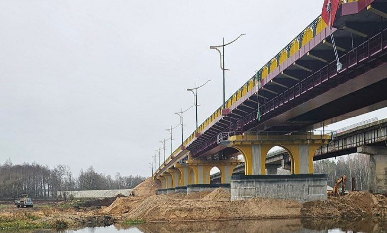 Через Неман построили еще один автомобильный мост