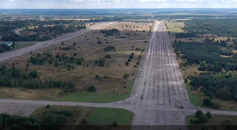 В Беларуси на продажу выставили взлетно-посадочную полосу