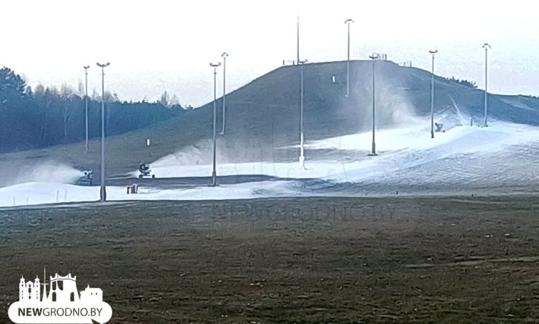 На «Коробчицком Олимпе» работают снежные пушки