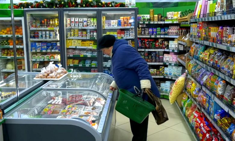 Изъяли более 350 кг просрочки и испорченных продуктов