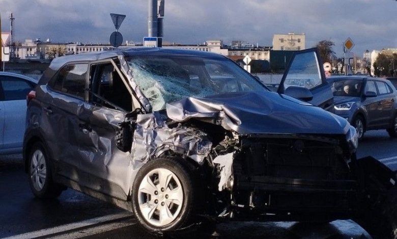 В Гродно водитель не пропустил автобус и попал в больницу