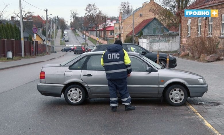 В Гродно за парковку на местах для инвалидов оштрафовали 100 водителей