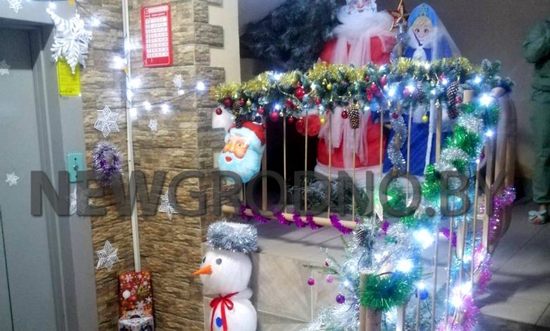 Нашли самый новогодний подъезд в Гродно