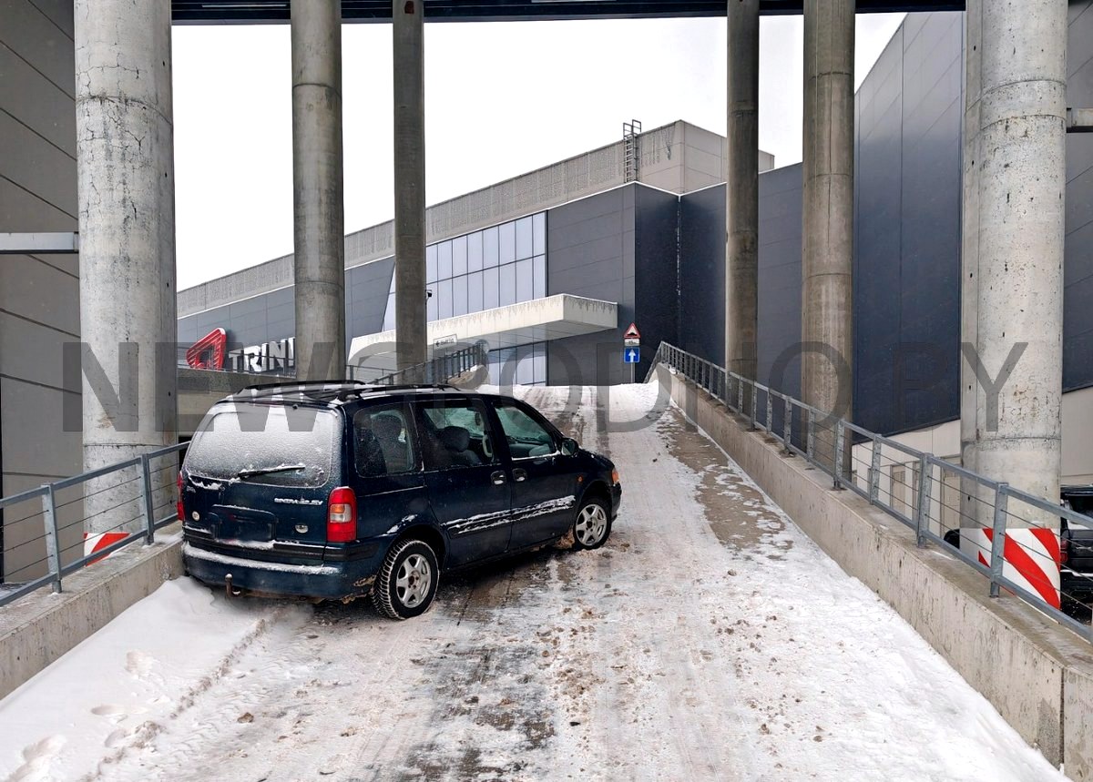 Снегопад осложнил ситуацию на дорогах в Гродно и области