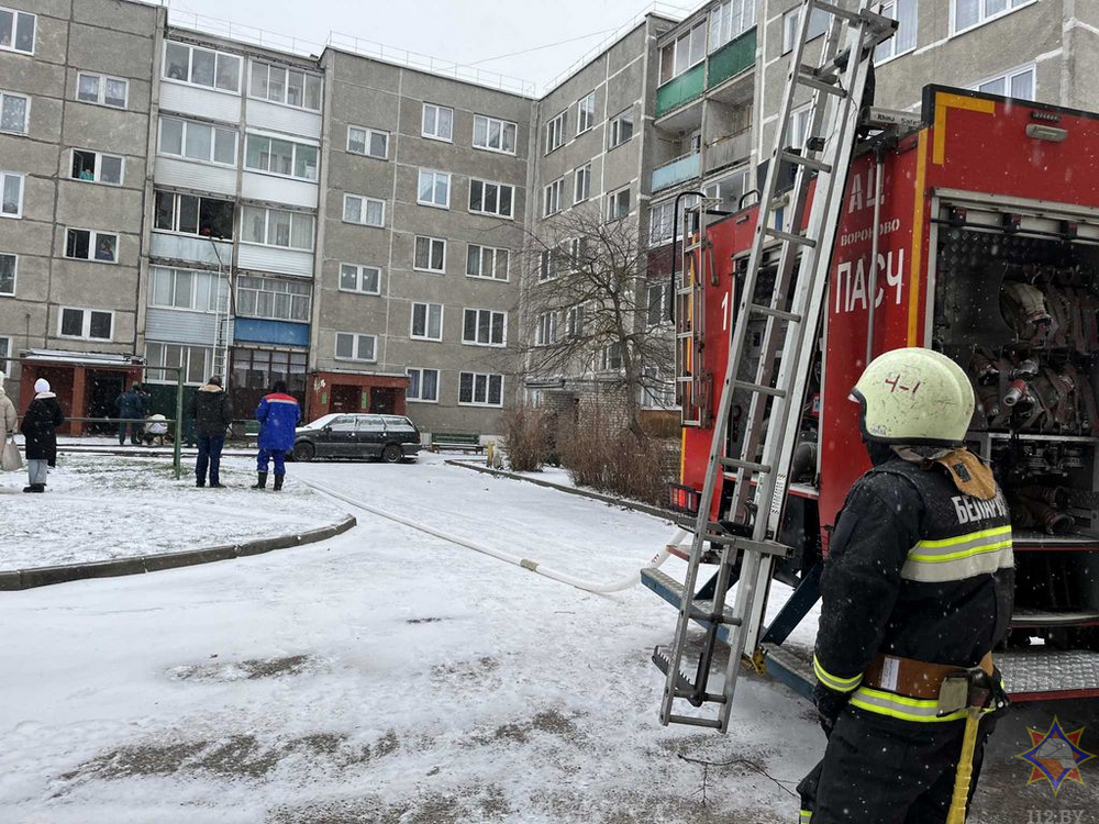 В Вороново из горящей квартиры вынесли двух пенсионеров 
