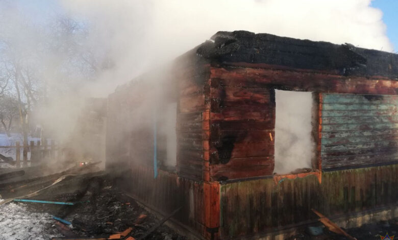 На пожаре в Дятловском районе погиб человек