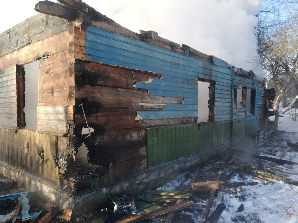 На пожаре в Дятловском районе погиб человек
