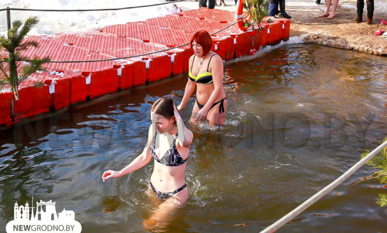 В Гродно проходят Крещенские купания