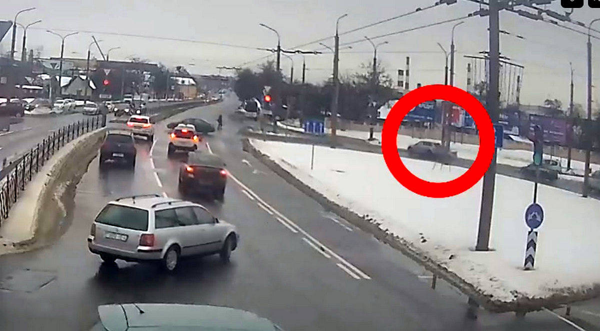 Водитель такси устроил ДТП на кольце в центре Гродно. Как его наказали?