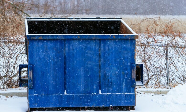 В Гродно мусорный контейнер таранил автомобили