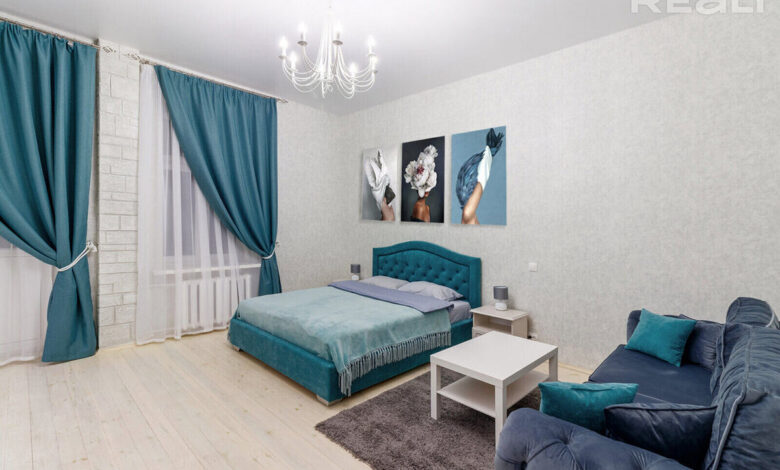 В старинном здании в центре Гродно на продажу выставили стильную квартиру