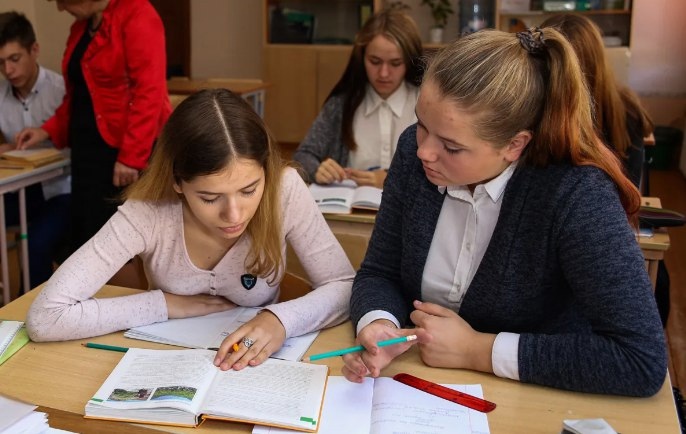 Школьники и студенты Беларуси