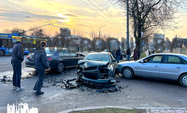Четыре машины столкнулись в центре Гродно
