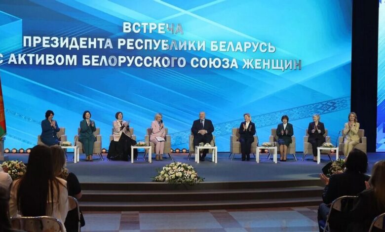 Лукашенко: женщины – самое эффективное дипломатическое оружие