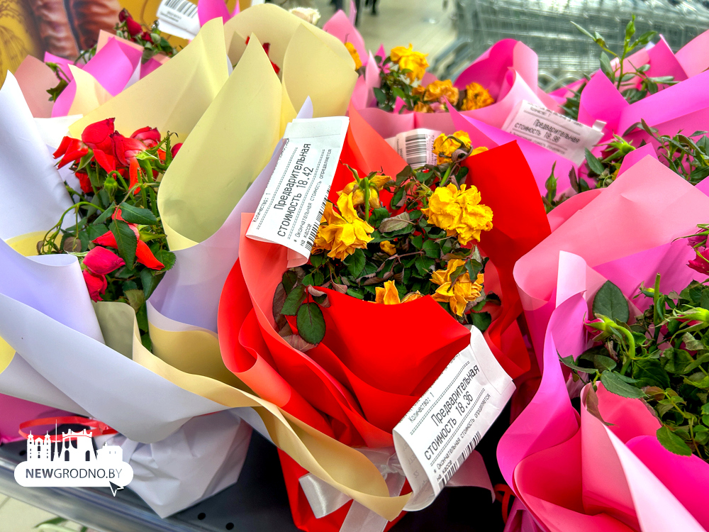 Посмотрели на цветы к 8 марта в магазинах Гродно