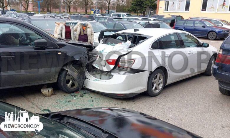 Душевная авария в Гродно на парковке у рынка «Корона»