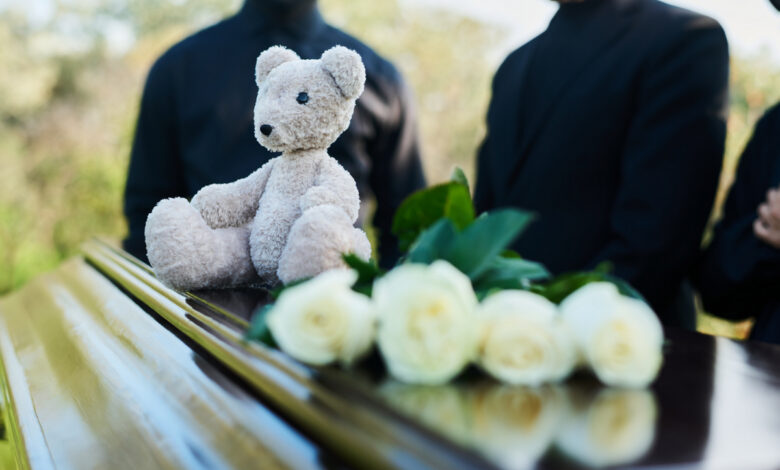 Прокуратура в суде разбиралась ритуальной фирмой из Гродно