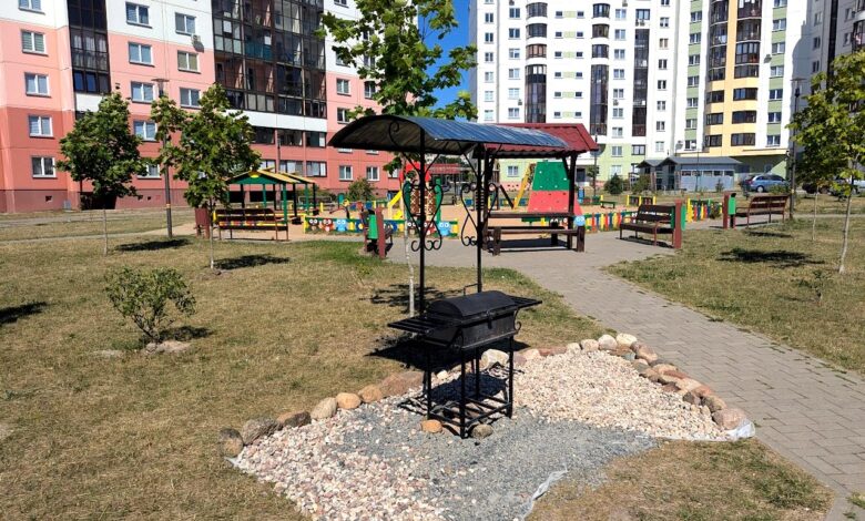 В жилом дворе в Гродно установили