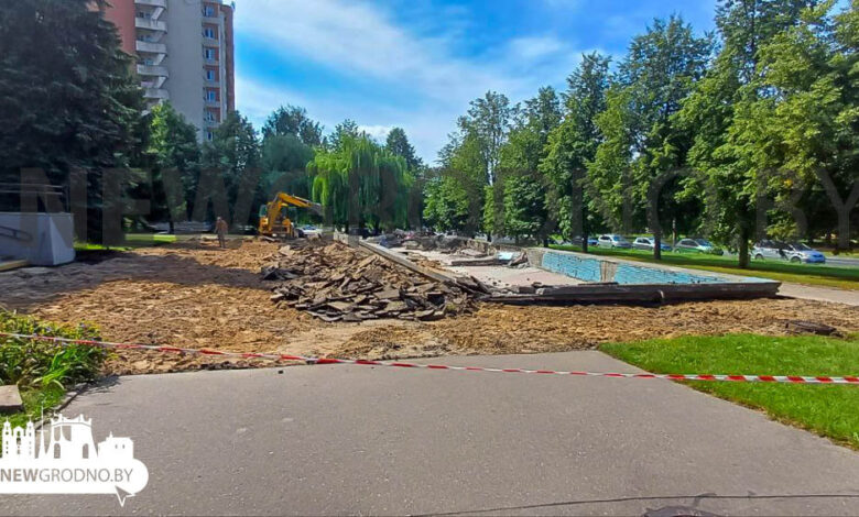 В Гродно сносят еще один старый фонтан