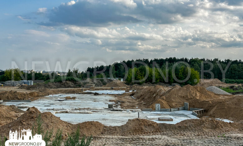 На улице Весенней строят новый