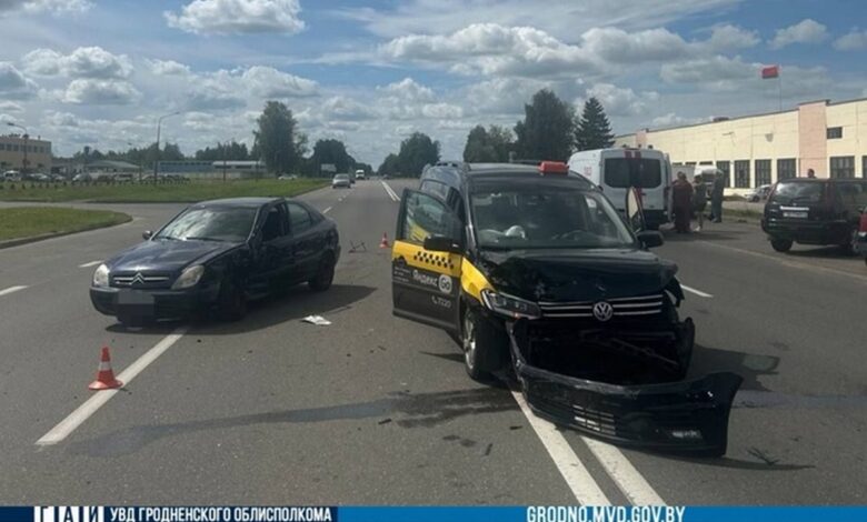 В Слониме неудачный разворот привел к аварии с пострадавшими