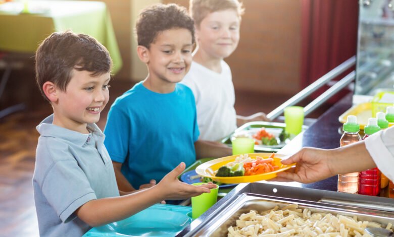 В Беларуси работает виртуальный помощник по вопросам школьного питания