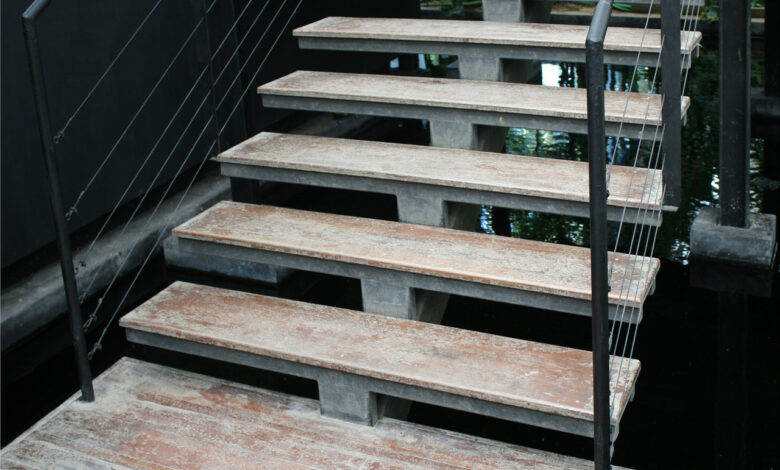 В Гродно посетителя бара спустили с лестницы