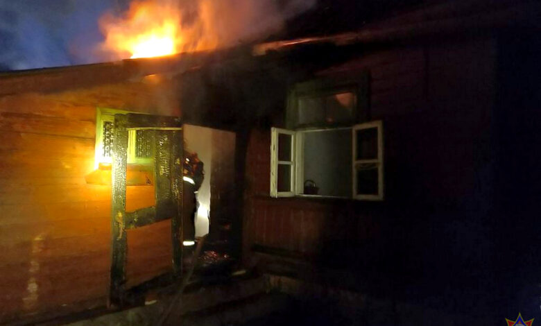 В Гродно ночью горел частный дом. Говорят, так давно никто не жил