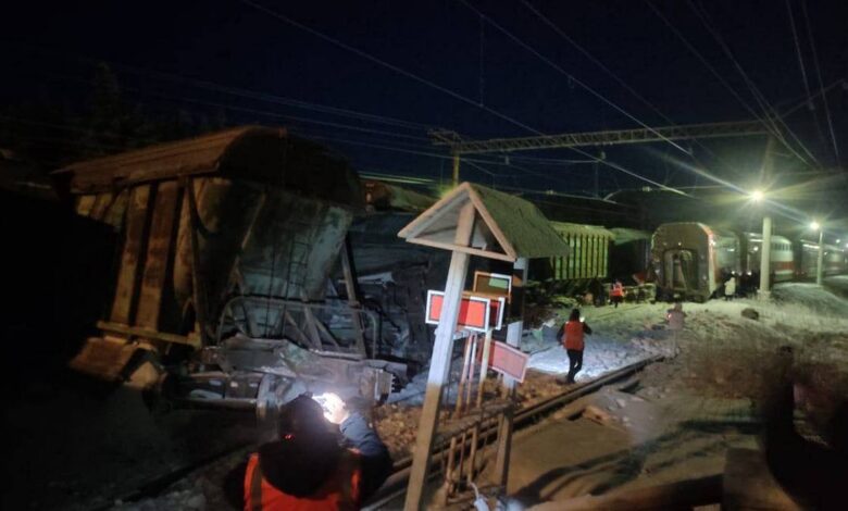 В России столкнулись пассажирский и грузовой поезда