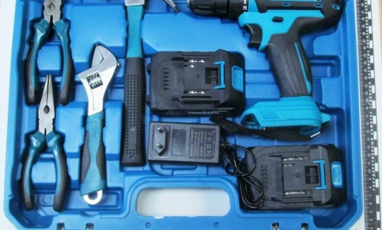 Пенсионер из Слонима купил на улице инструменты по завышенной в 6 раз цене