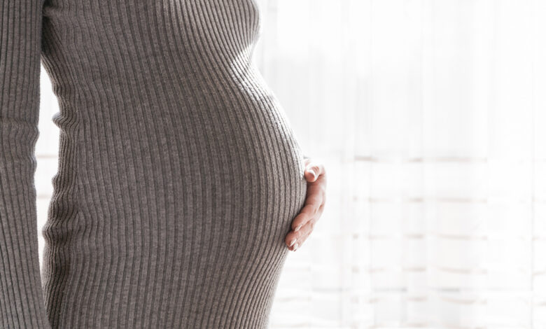 В Беларуси 25-летняя женщина стала матерью