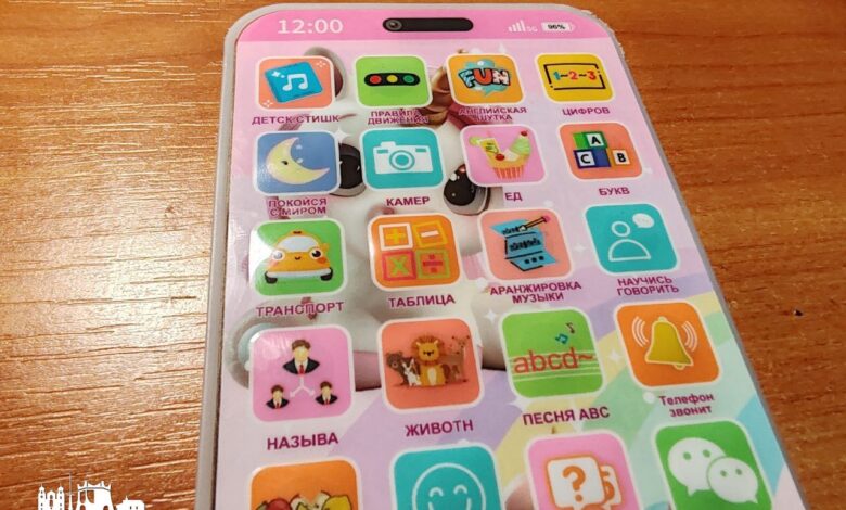 Гродненцы купили игрушку ребенку